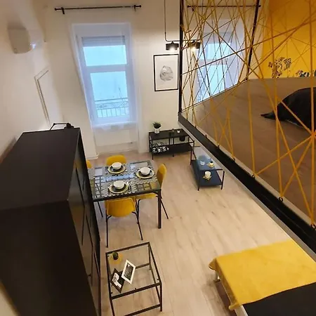 Apartment Violet With Air Condition *