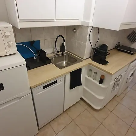 Violet With Air Condition * Budapest